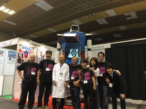 サービスロボット展の集合写真